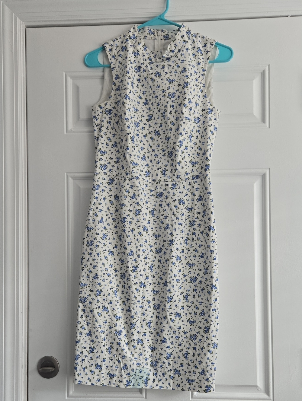 Brooks Brothers Sleeveless White Dress with Blue Floral Print 0